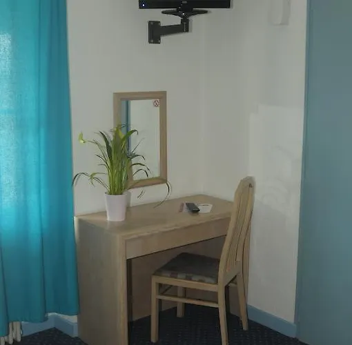 Hotel De La Poste 2*