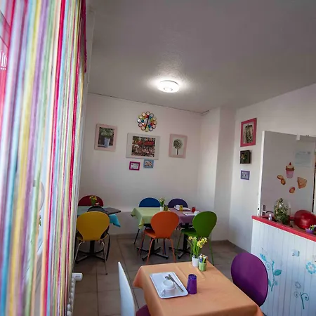 Szálloda De La Poste Douvaine