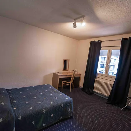 Szálloda De La Poste 2*